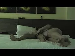 સ્ફટિક બંદૂકો Tits & Tugs માં હોટ મમ્મી પુત્ર સેક્સ